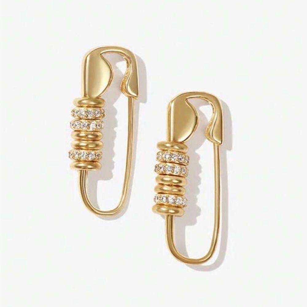 Elegant Gold Safety Pin Earrings N1469